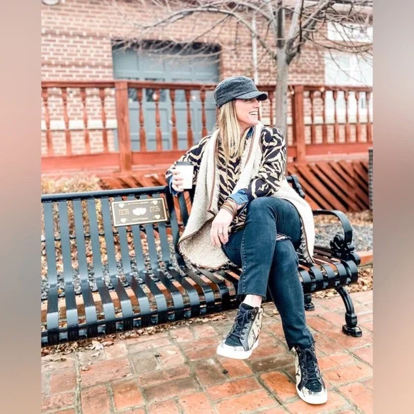 Cabi Dani Pullover Size M NWT - Picture 2 of 8